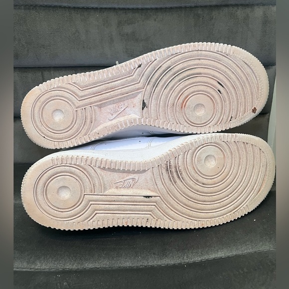 Nike Air Force 1 Men's White Sneakers Size 8.5 - Picture 5 of 5